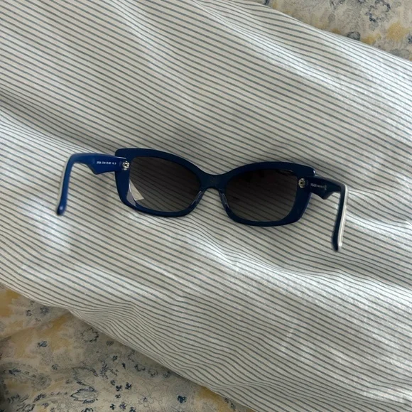 Prada Blue and White Sunglasses - Picture 6 of 12